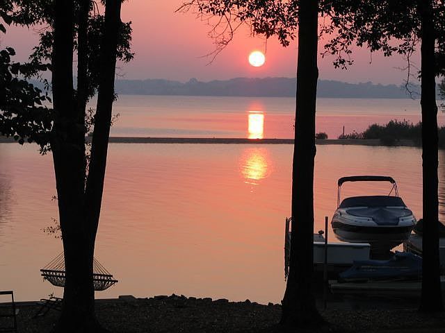 Breathtaking Sunrise Views of the Lake
