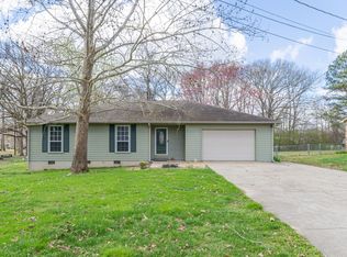 16 Town Rd, Fayetteville, TN 37334