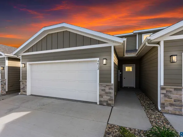 4613 E Whisper Ridge Pl, Sioux Falls, SD 57108