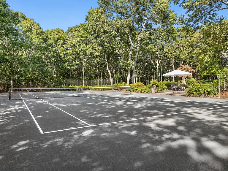 570 Sag Harbor Tpke — Photo 30