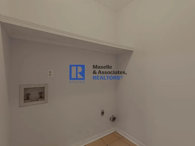 1212 Barnett Bend Cir — Photo 18