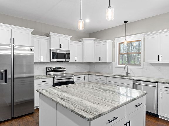 3rd image of 21 Morningwood Lot 21