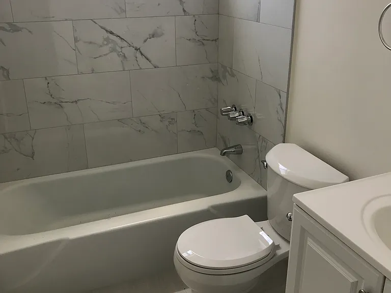 1522 Redondo Ave #10 — Photo 9