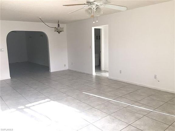 5th image of 315 Schoolside Dr