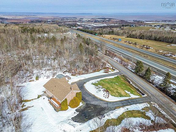 2nd image of 33 Oak Island Rd