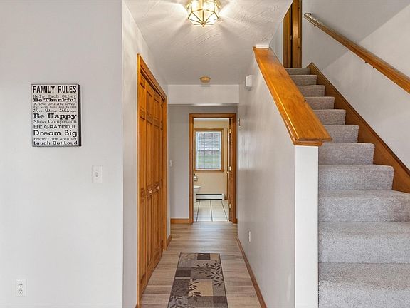 4th image of 8 Biscuit Hill Dr