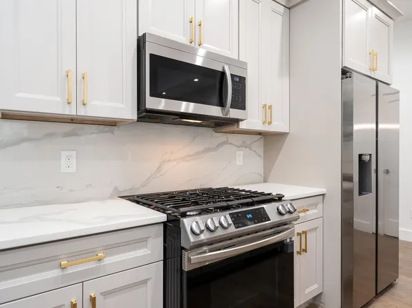 65 Charles St #1, Jersey City, NJ 07307