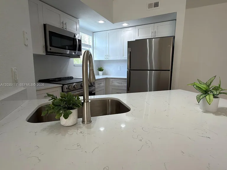 12840 Vista Isles Dr #627 — Photo 9