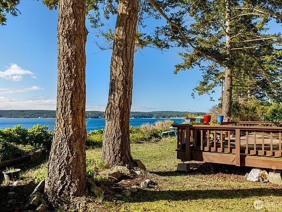 2nd image of 1677 Penn Cove Road