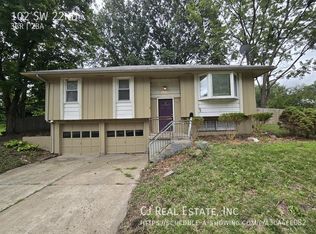 102 SW 22nd St, Blue Springs, MO 64015