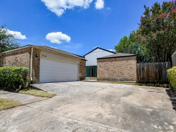 7714 Teal Run Dr, Houston, TX 77071