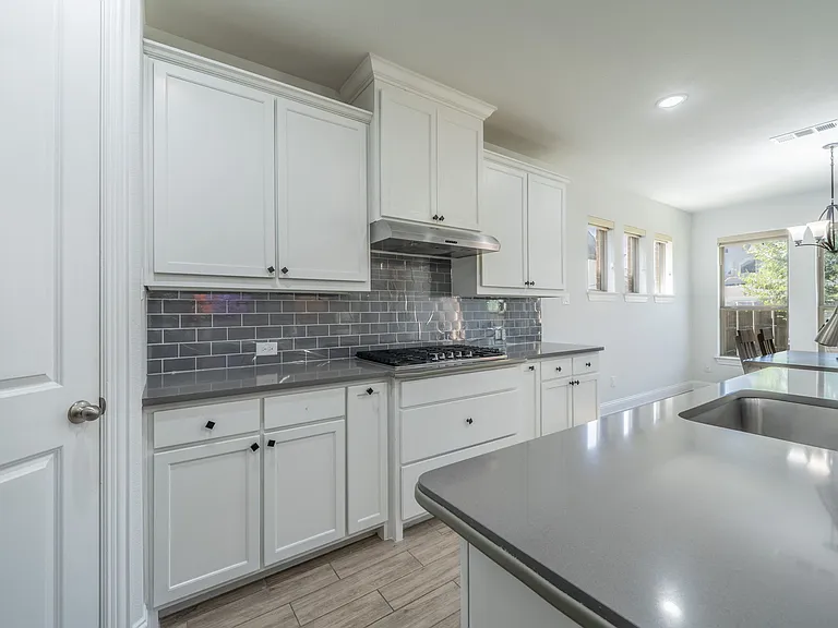 921 Bayberry Dr — Photo 19