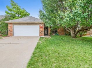 2632 Amber St, Moore, OK 73160