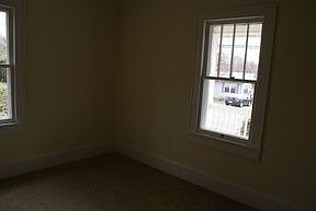 4th image of 950 Harless St