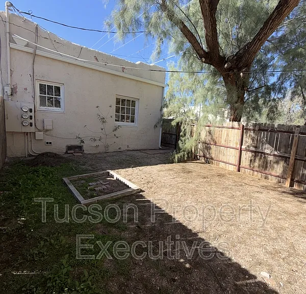 1222 N Olsen Ave — Photo 21
