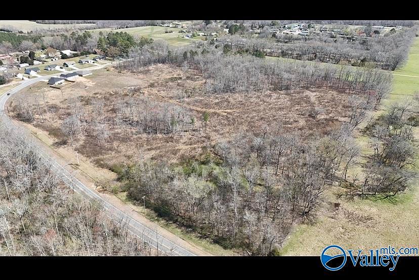 2nd image of 1399 Woods Cove Rd