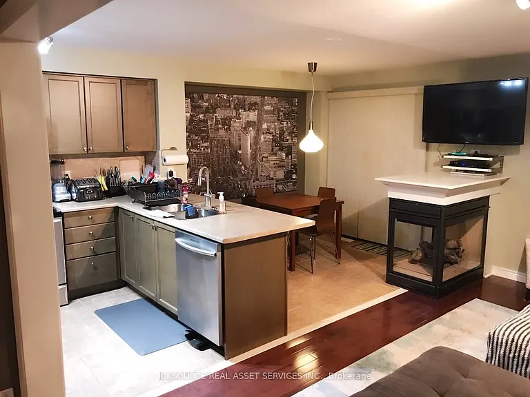 42 Keywood St — Photo 6