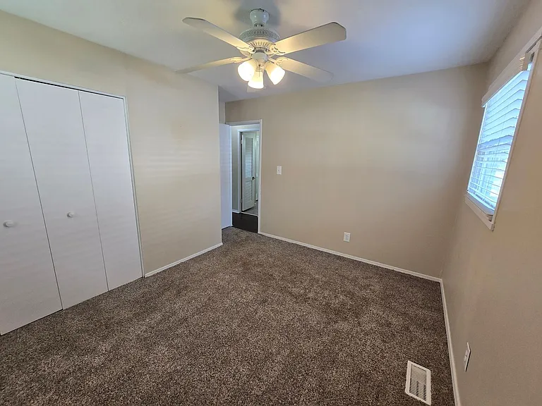 9809 Old Six Mile Ln — Photo 31