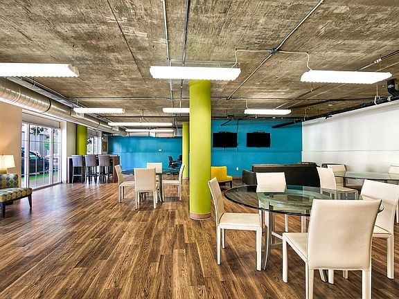 Visit our business lounge with Wifi