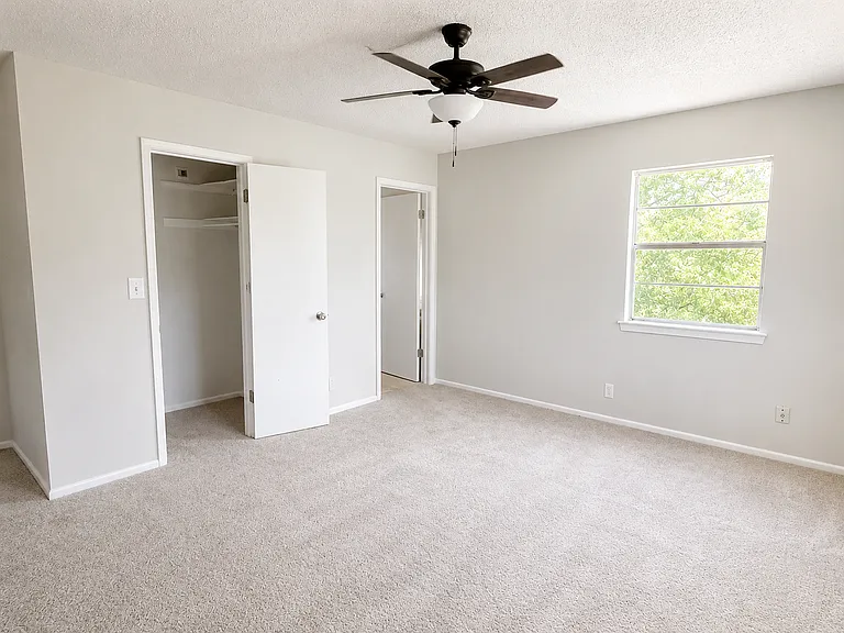 6718 Cypress Lake Dr — Photo 14