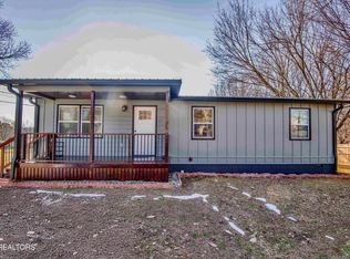 1221 Lincoln Dr, Madisonville, TN 37354