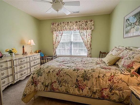 2nd image of 1020 Oak Blossom Way