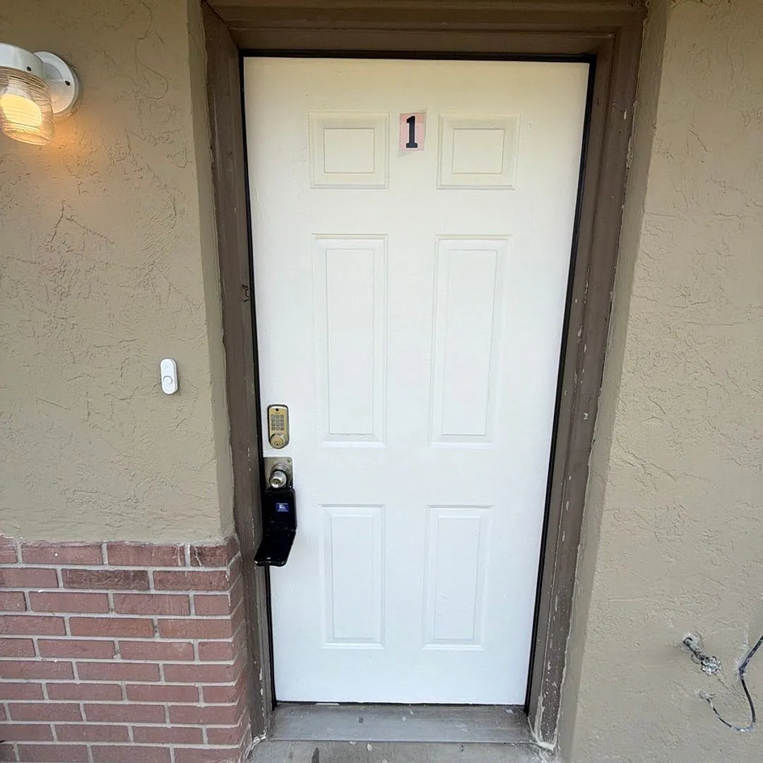 Building Photo - 2020 NW 43rd St #1