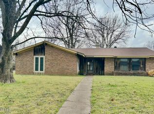 1577 E Pear Ln, Greenville, MS 38703
