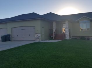 8101 S Brett Ave, Sioux Falls, SD 57108