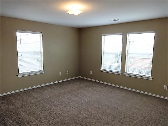 5112 Parkplace Dr — Photo 10
