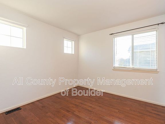 5th image of 190 Mercator Ave