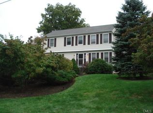 12 Fieldstone Ct, Trumbull, CT 06611