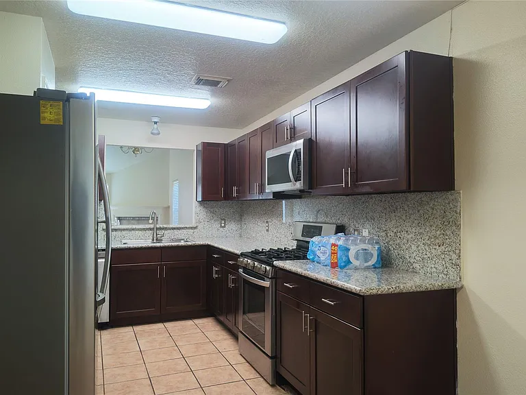 13519 Elder Bridge Dr — Photo 4