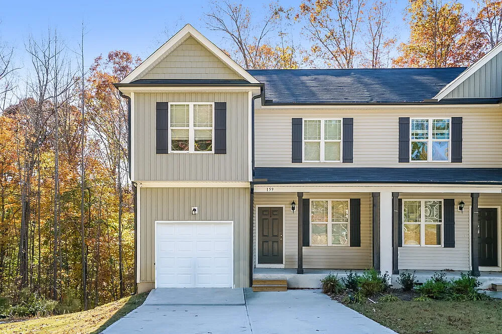 4 bed, 2.5 bath, 1446 sqft, $2,040 — Photo 1