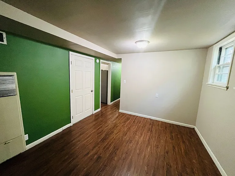 515 Avenue C — Photo 6