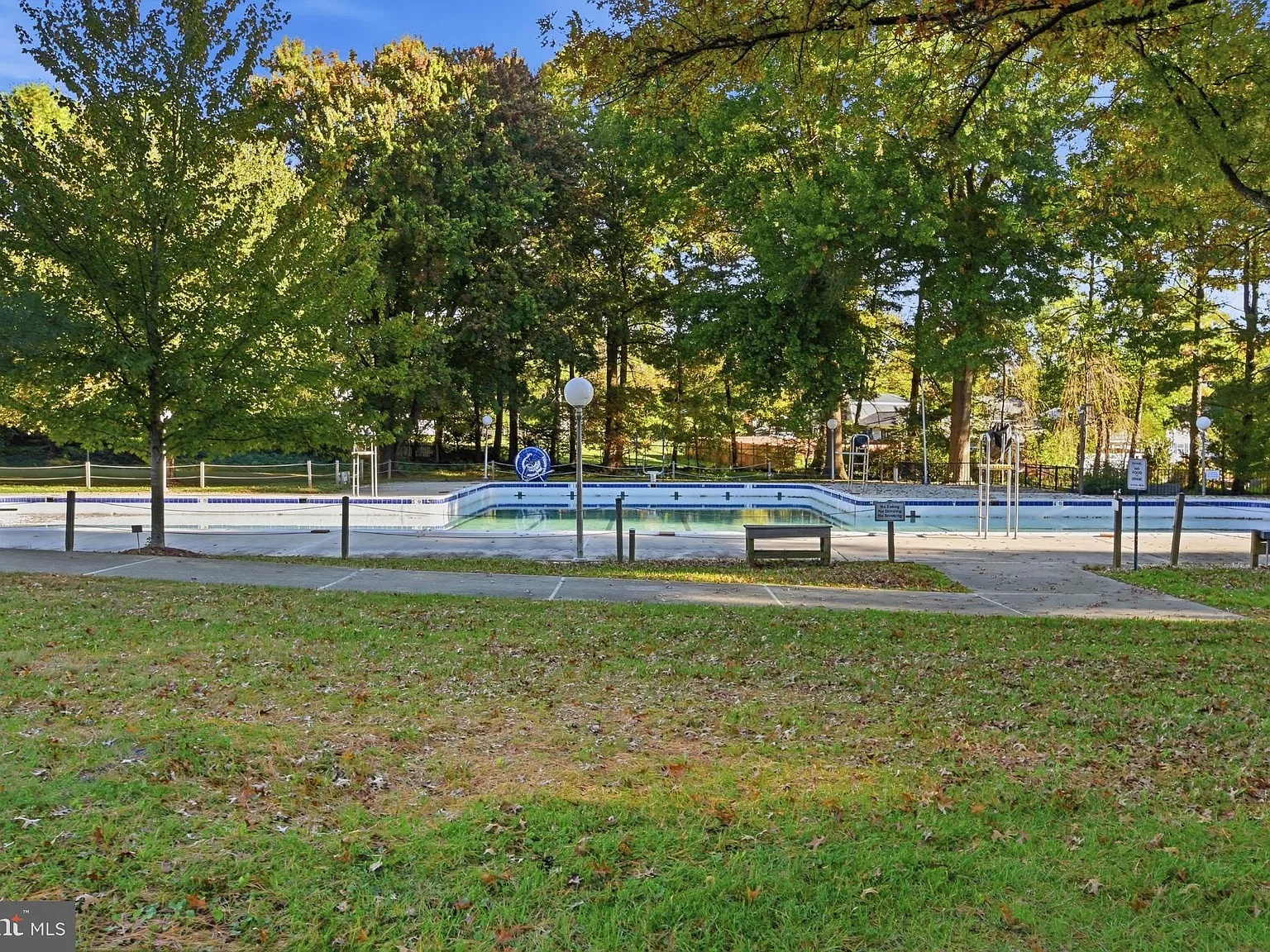 2 bed, 1.0 bath, 2519 sqft, $1,600 — Photo 4