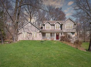7853 Hillside Lakes Dr, Brighton, MI 48116