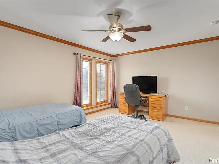 47105 Liberty Bell Rd E — Photo 25