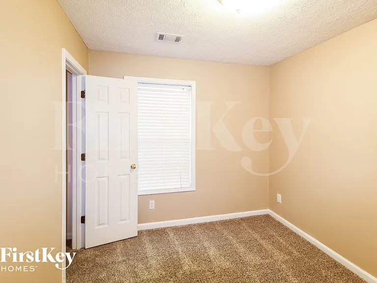 5082 Memory Ln — Photo 11