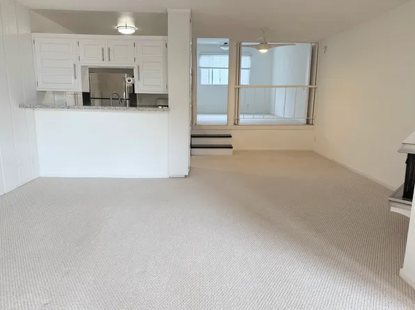 2250 N Beachwood Dr, Los Angeles, CA