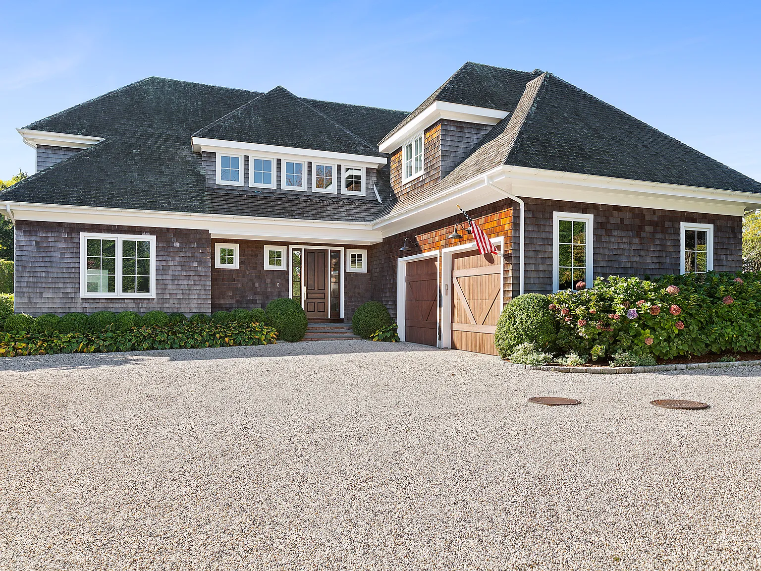 Immaculate Bridgehampton Village Rental — Photo 3