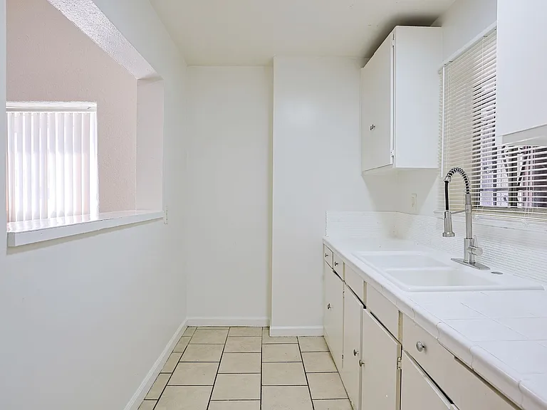 739 S Normandie Ave #107 — Photo 7