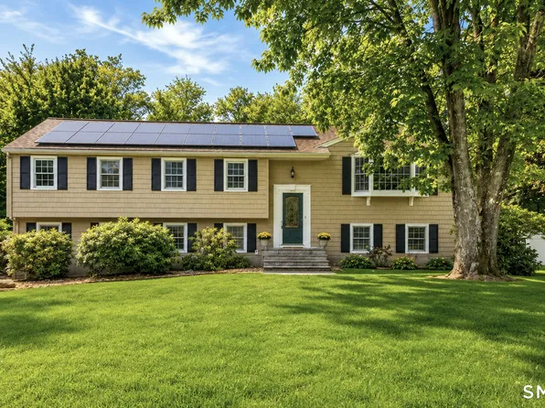 7 Banbury Drive, Simsbury, CT 06092