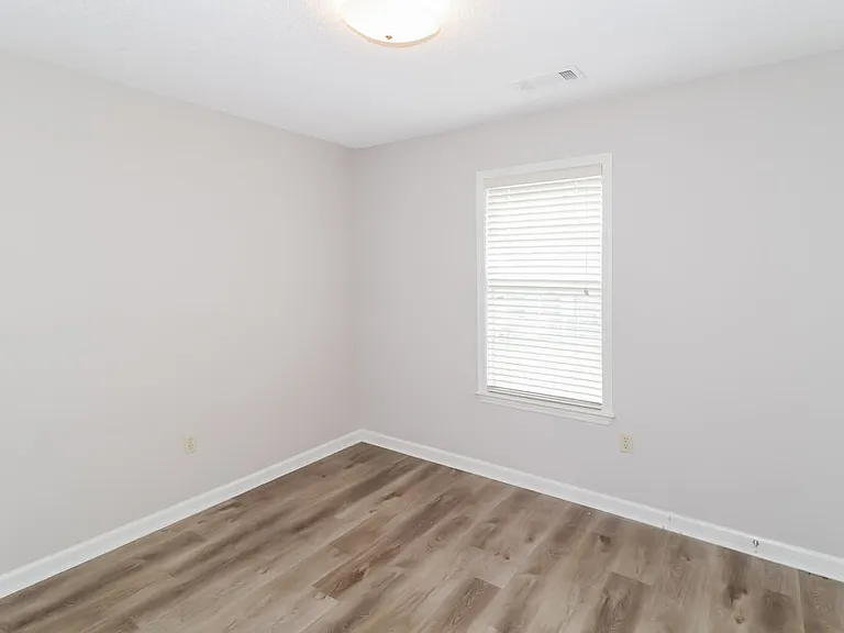 784 Breeze Way — Photo 13