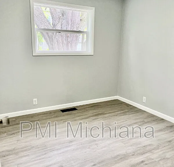 3110 Voll Ln — Photo 12