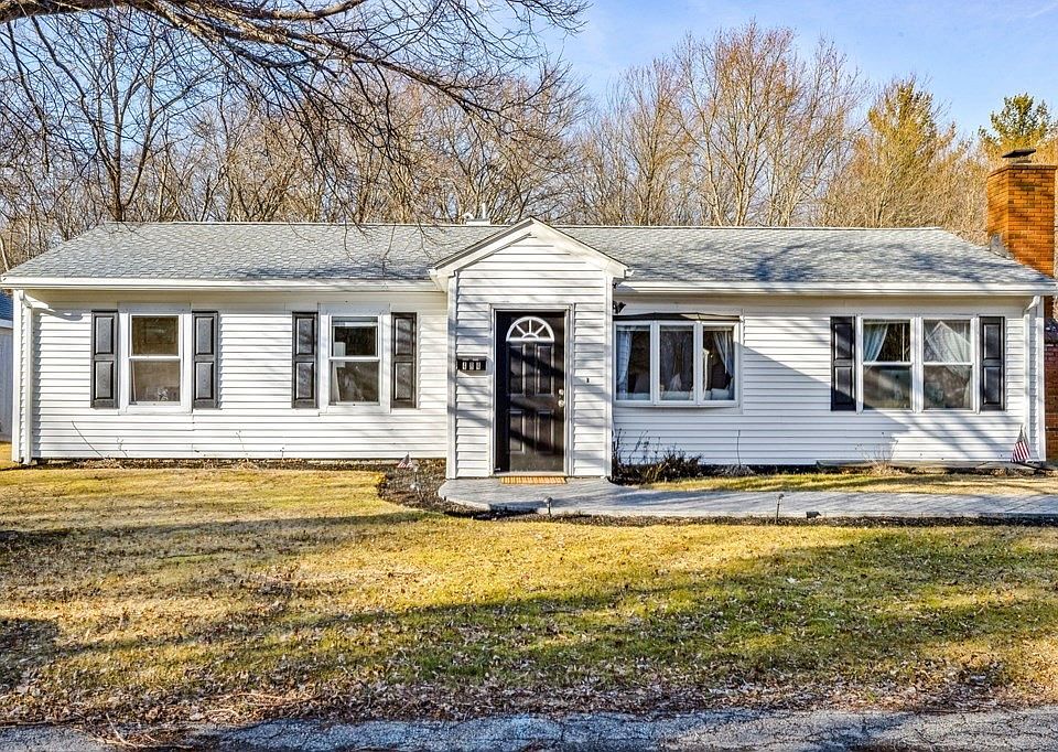 1st image of 484 Hogg Memorial Dr