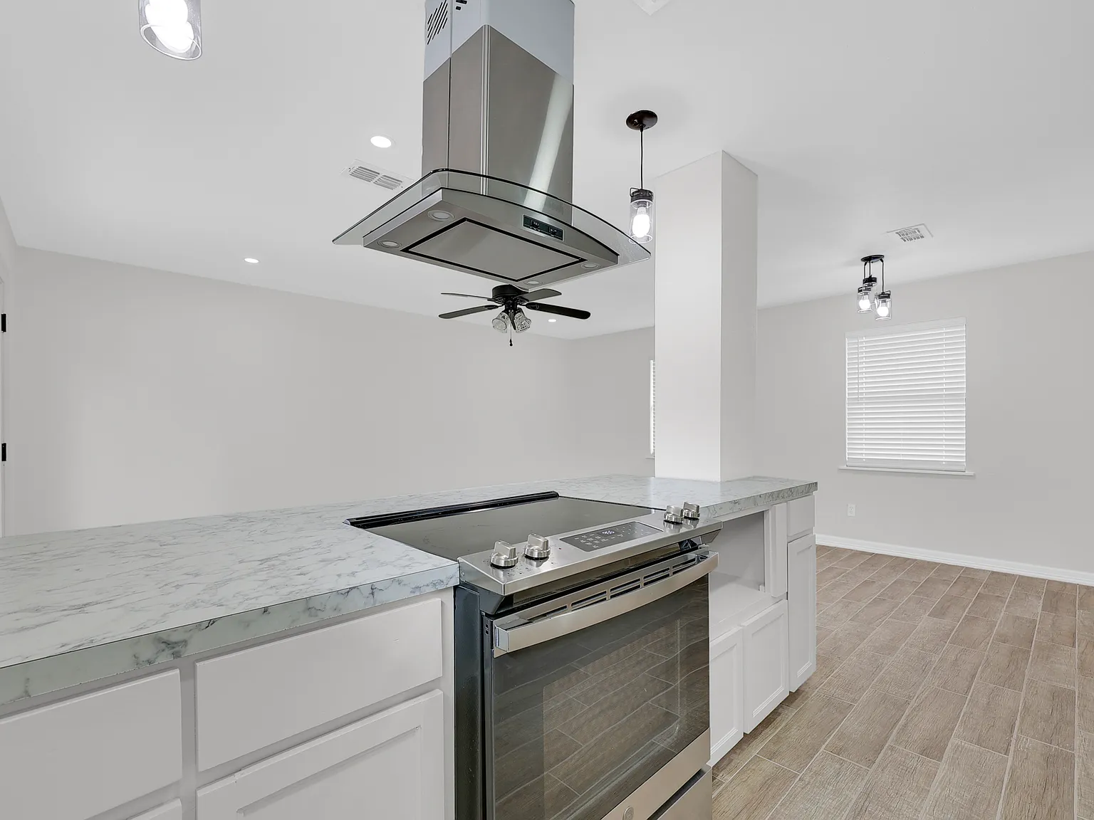 2 bed, $950 — Photo 2