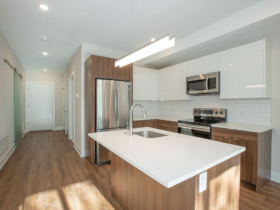 1st image of 4534-36 Spruce St E #3