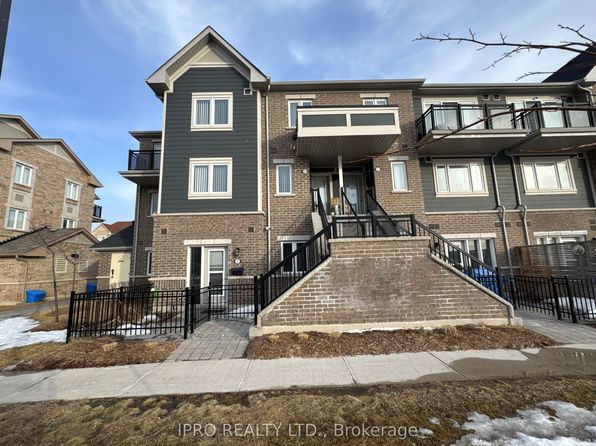 250 Sunny Meadow Blvd W #124, Brampton, ON L6R 3Y7