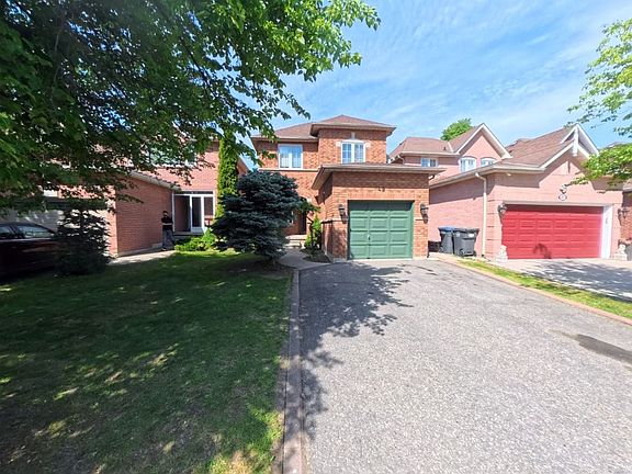3rd image of 49 Hood Cres